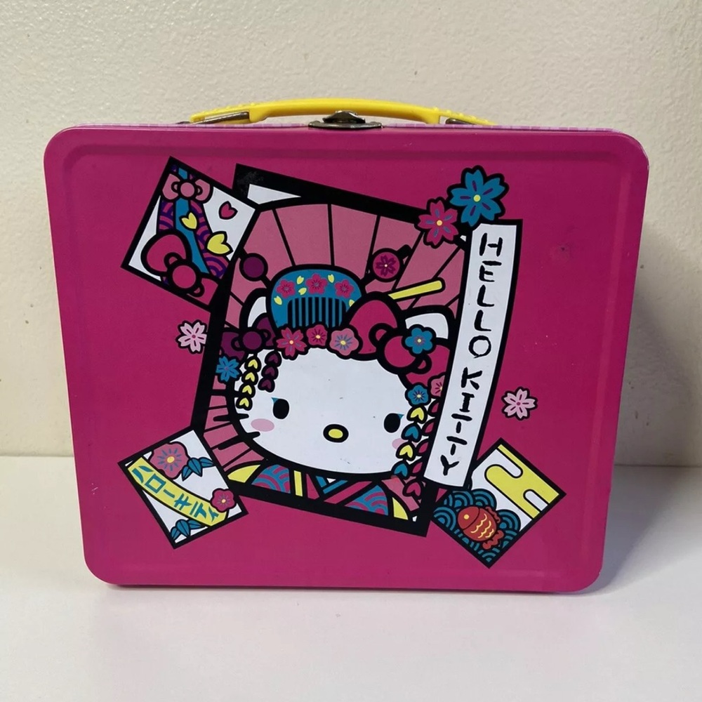 Hello Kitty Aluminum Lunch Box: NuGeisha